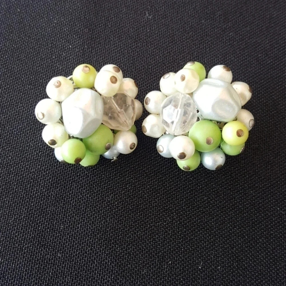 Vintage 1960s Green Clip On Cocktail Earrings - Picture 1 of 2